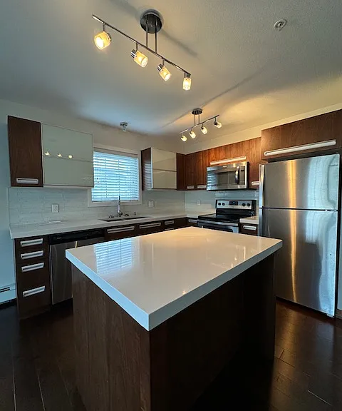120 Phelps Way #B — Photo 3
