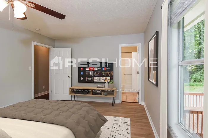 982 Millwood Dr SW — Photo 10