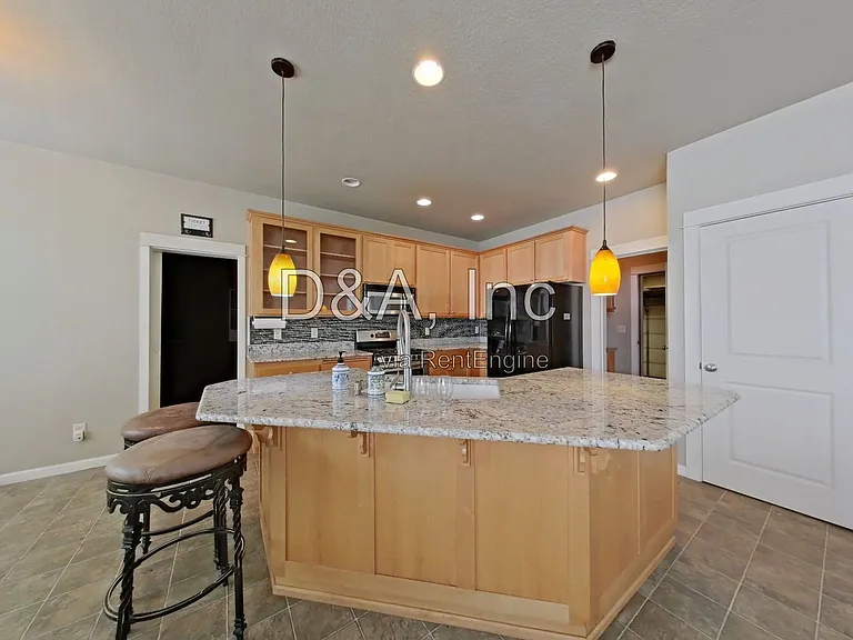 2156 Marten Ave SW — Photo 5