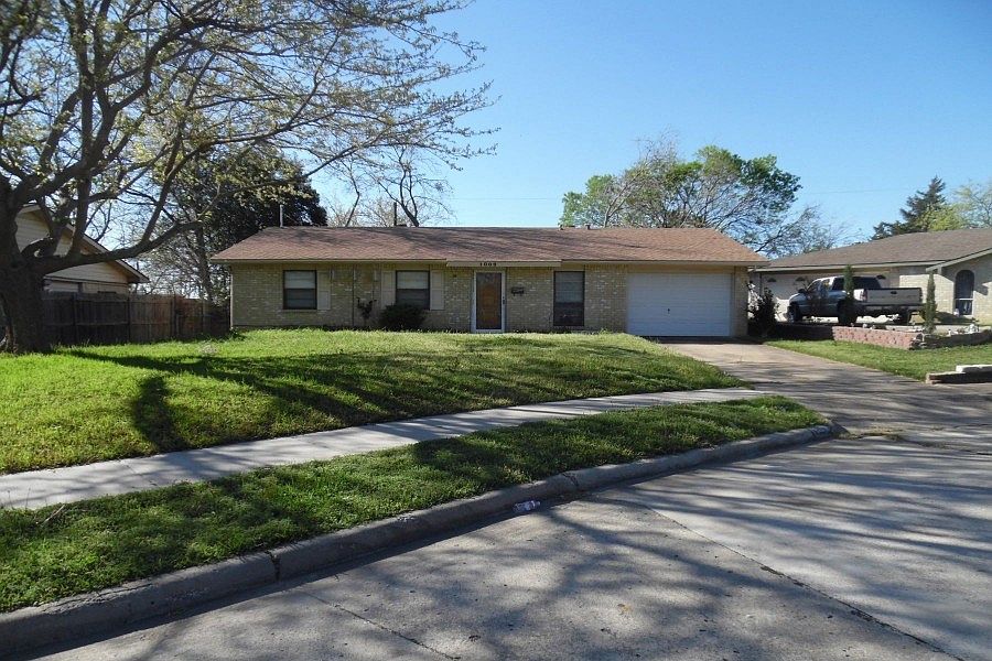 1st image of 1009 La Fontana