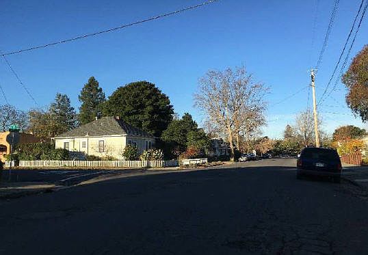 2nd image of 604 7th St