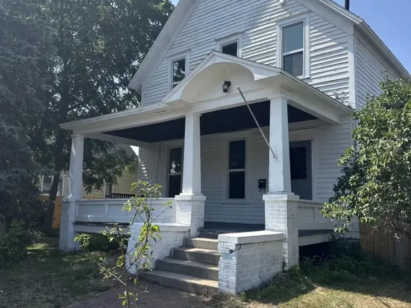 741 Marinette Ave, Marinette, WI 54143
