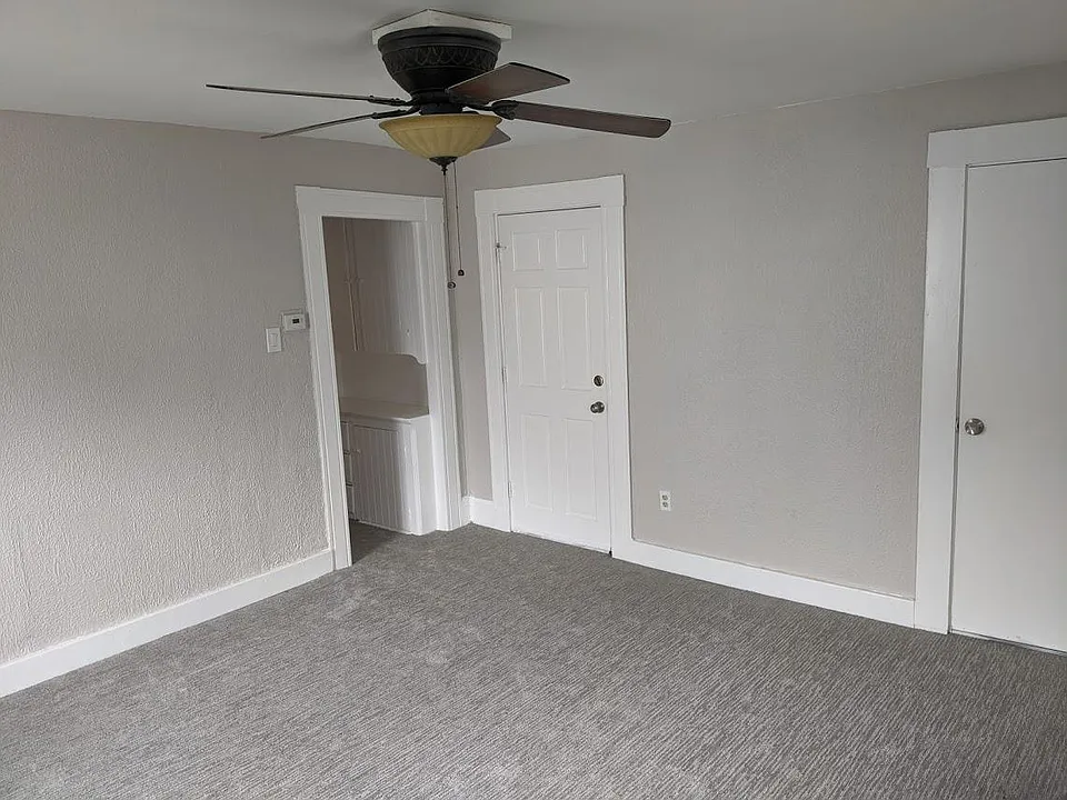 Spacious living room