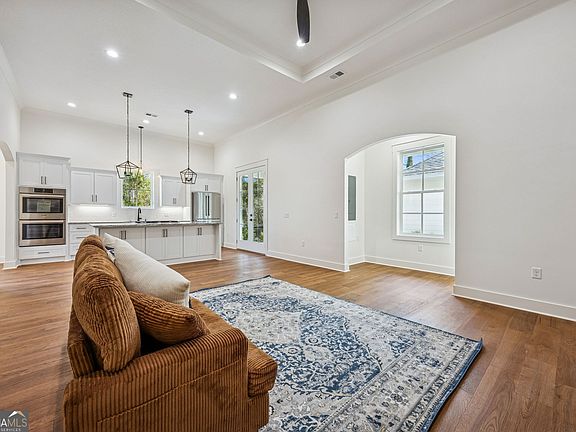 5th image of 104 Springtide Ln