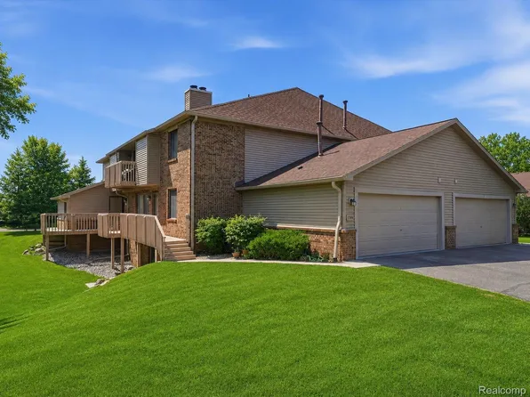 7058 Elmhurst #1, West Bloomfield, MI 48322