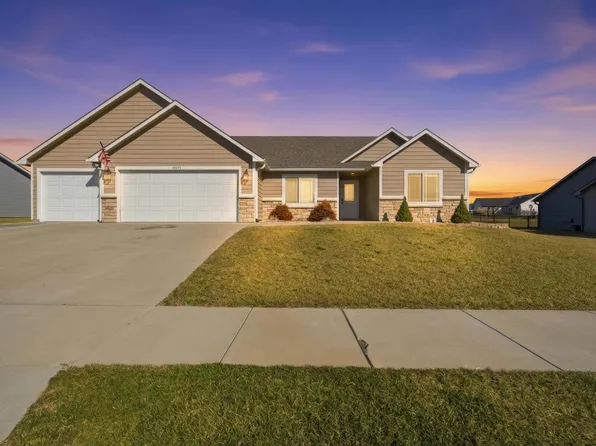 8891 Regina Ln, Manhattan, KS 66502