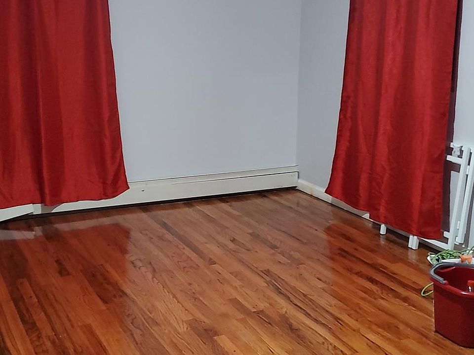 2nd image of 171 Logan St