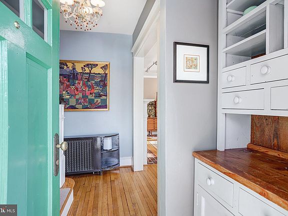 3rd image of 512 Pershing Dr