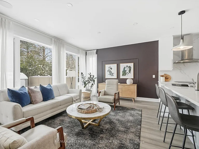 559 Mutual St — Photo 3