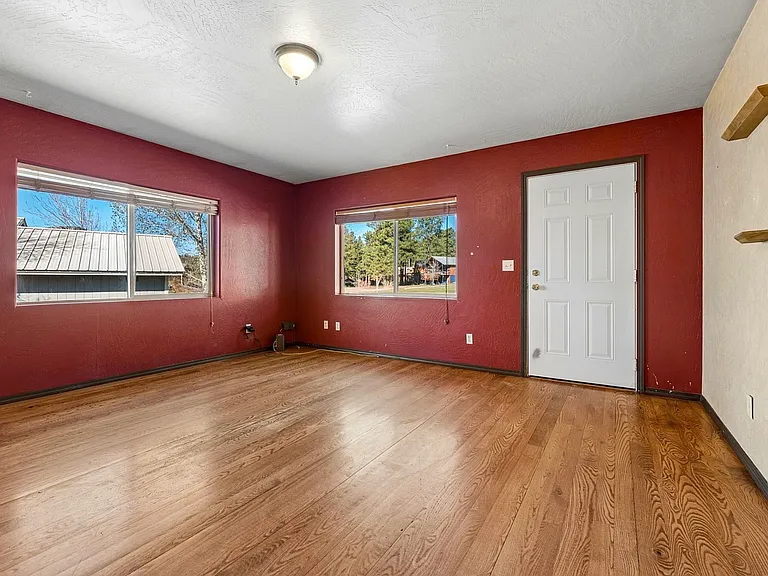 Meadowbrook Dr — Photo 2