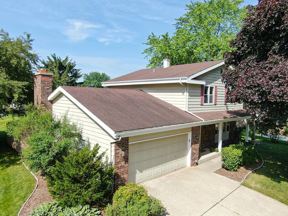 1st image of 2732 Coventry Ln