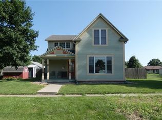 818 Oskaloosa St, Pella, IA 50219