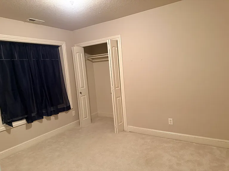 2288 Hollywood Dr NE — Photo 15