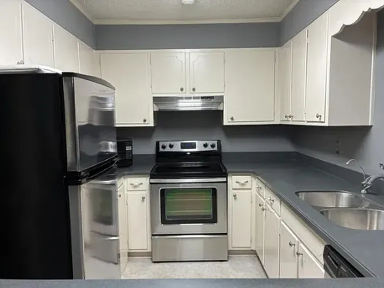 2122 Montreat Cir #2122 — Photo 8