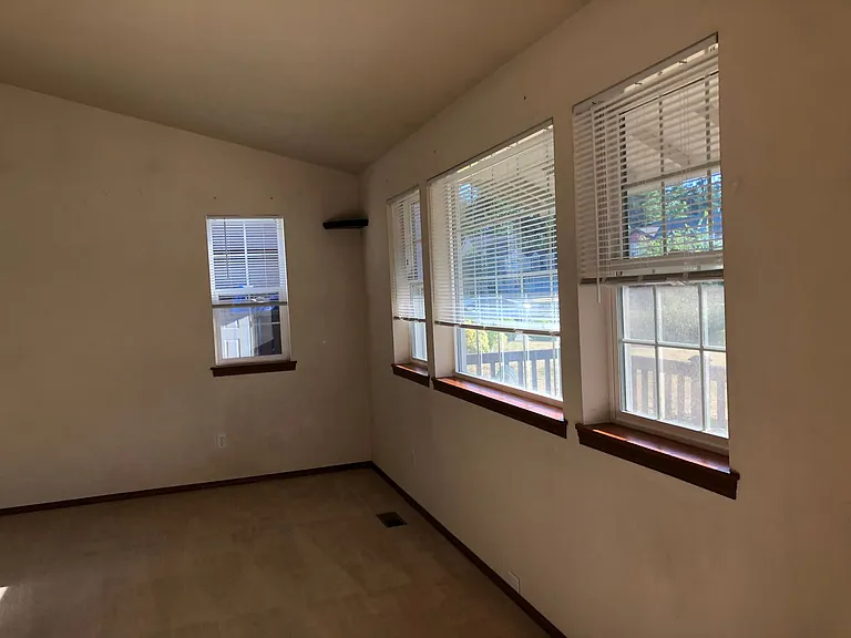 749 SW Regency Dr — Photo 13
