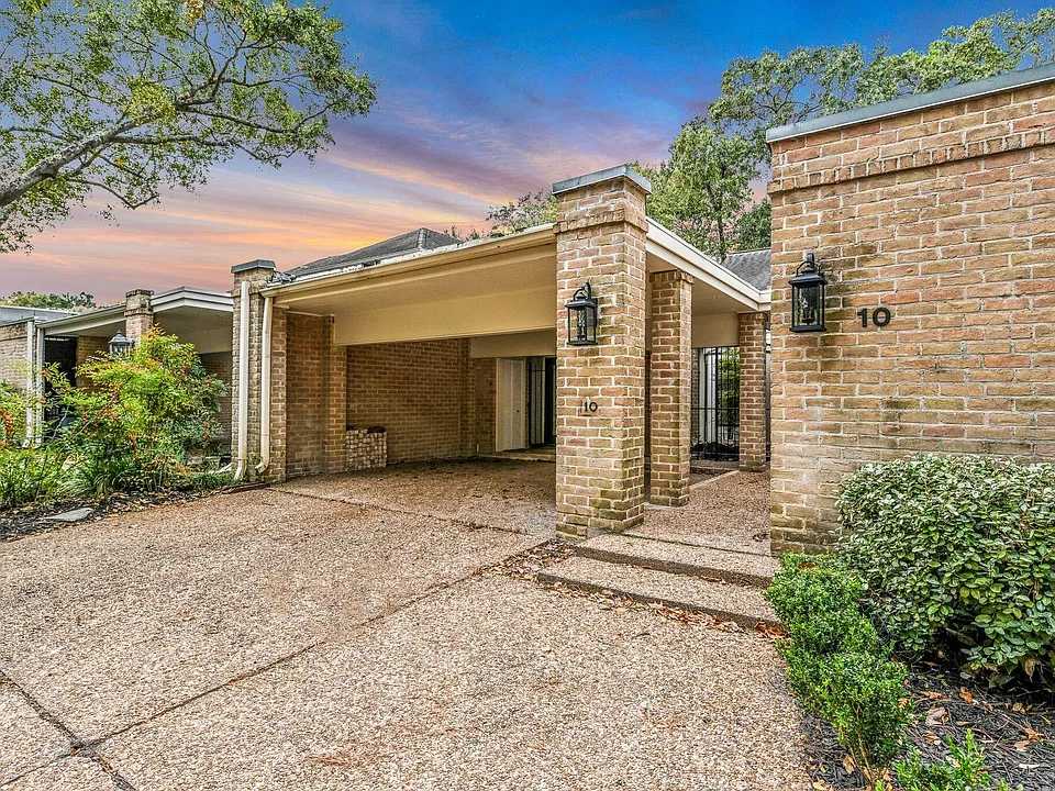 10 Woodstone St