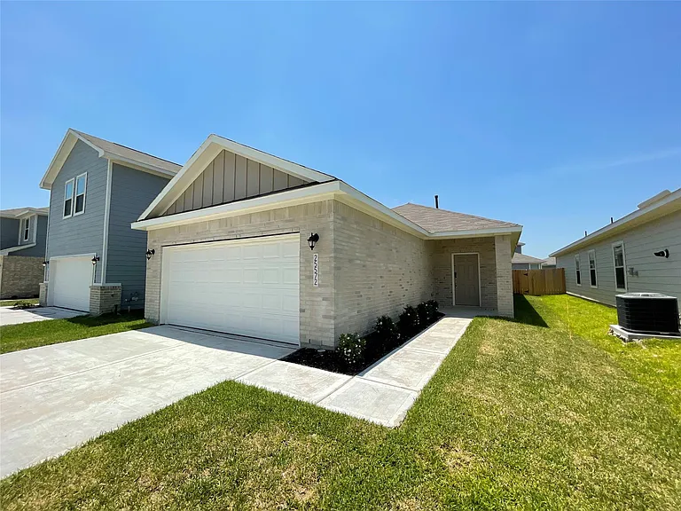 25572 Northpark Palm Dr — Photo 1