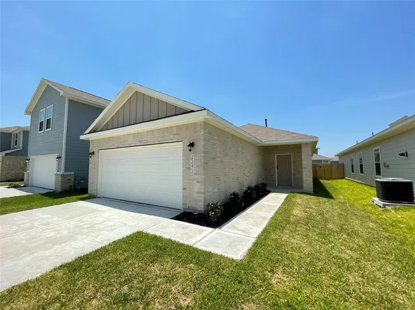25572 Northpark Palm Dr, Porter, TX 77365