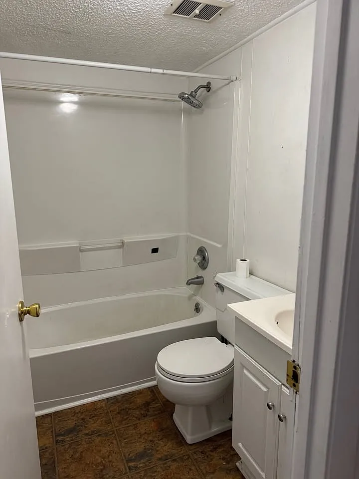 2 bed, 770 sqft, $1,095 — Photo 4