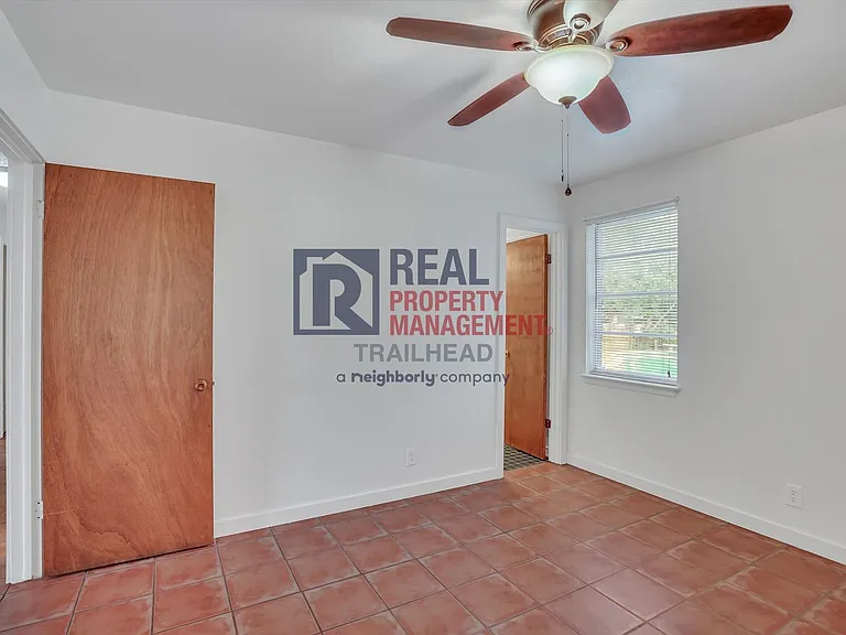 1424 Phillips St — Photo 18