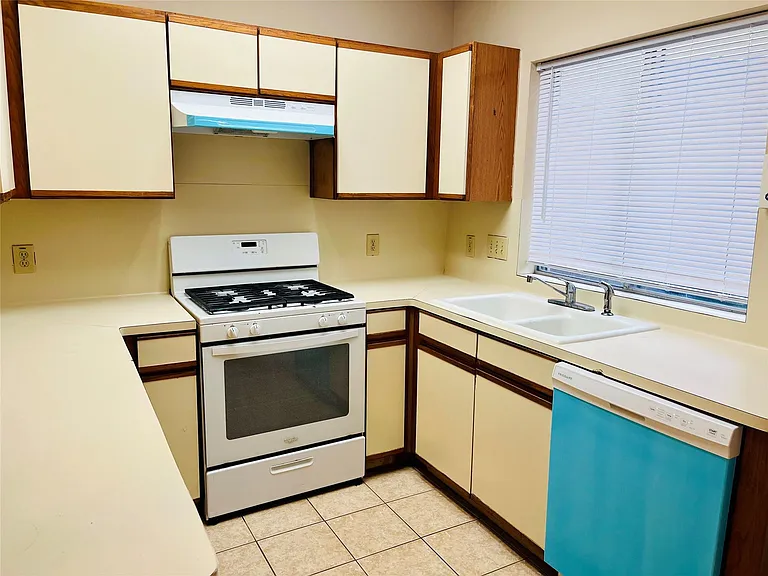 2910 Grants Lake Blvd #1603 — Photo 4