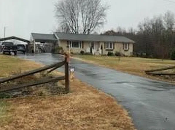 135 Carvie Smith Rd, Kernersville, NC 27284