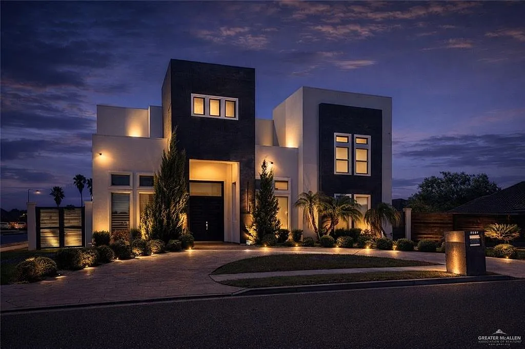 5 bed, 5.5 bath, 3752 sqft, $6,000 — Photo 1