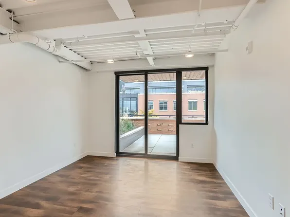 1102 Pearl St #302, Boulder, CO 80302