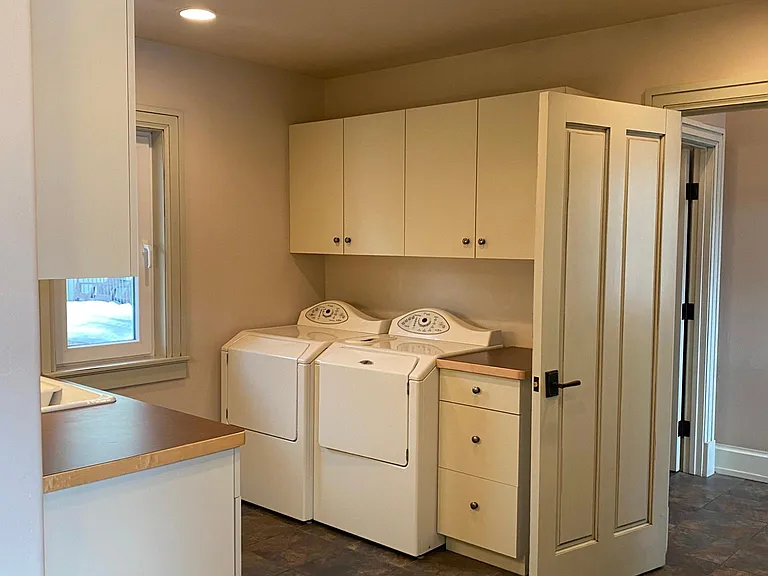 821 Broad St — Photo 23