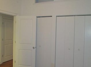 307 Pine St APT 1F, Philadelphia, PA 19106
