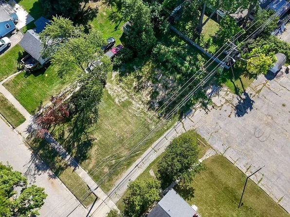 18 E Princeton Ave, Pontiac, MI 48340