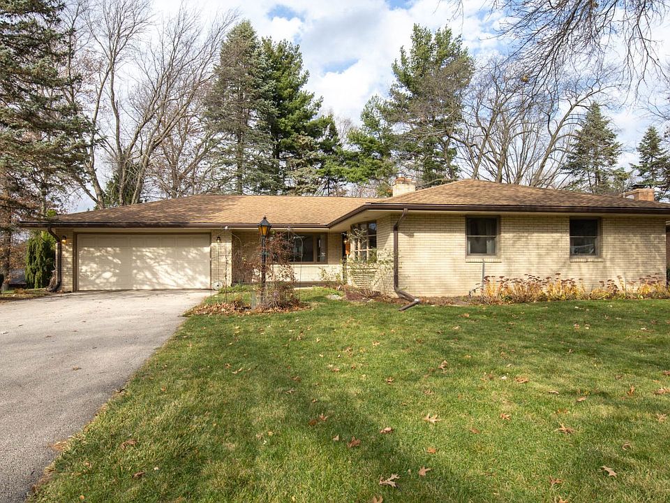1st image of 2228 Silverthorn Dr