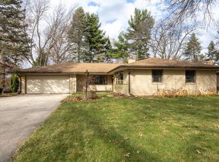 2228 Silverthorn Dr, Rockford, IL 61107
