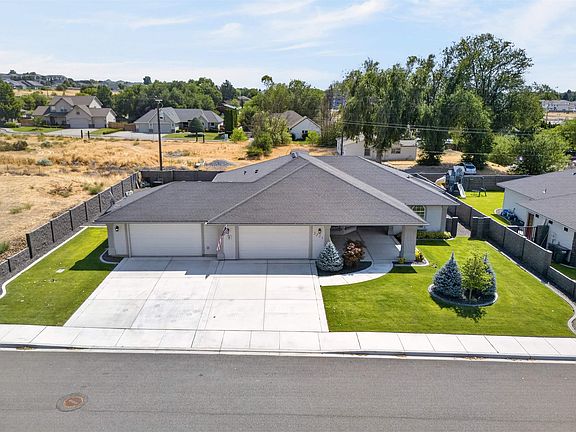 2nd image of 3221 Road 71st Pl