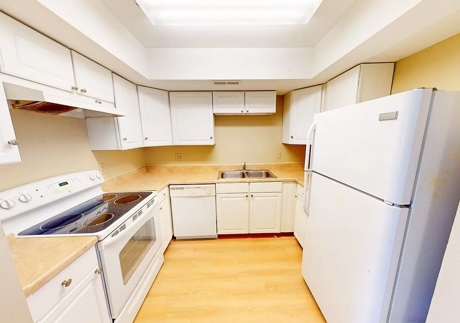2064 Park Run Dr. Apt C — Photo 3