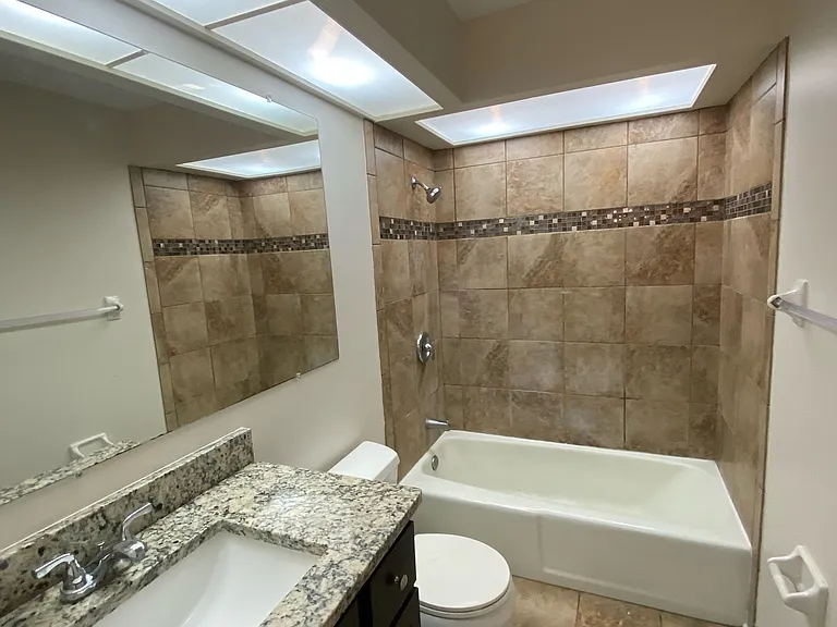 127 Harrington Ave #2B — Photo 4