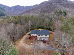 860 Willis Cove Rd, Franklin, NC 28734