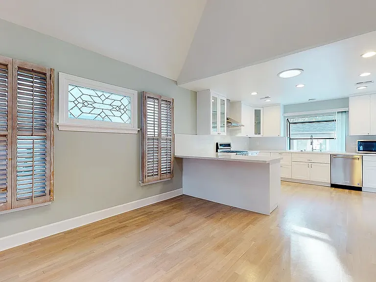 363 Huntley Dr — Photo 33
