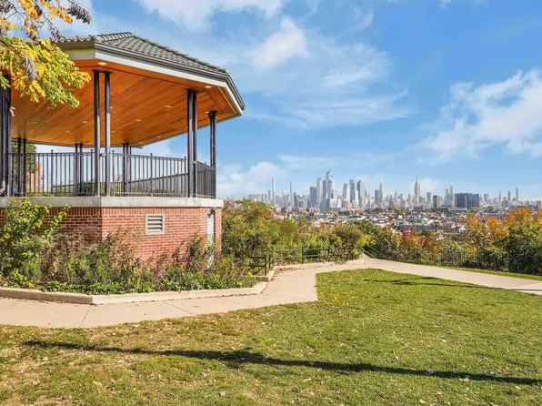 106 Griffith Street image 34 of 40