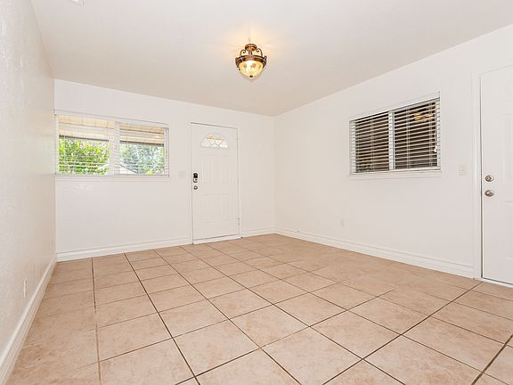 5th image of 6106 Mariposa Ave