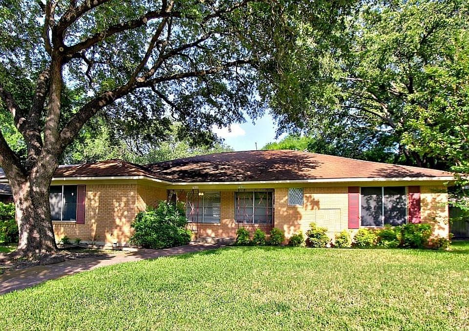 1st image of 7032 Kingsbury Dr