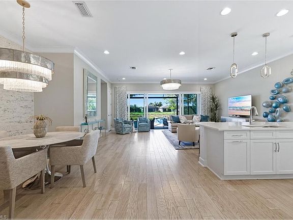 3rd image of 11338 Jacaranda DR