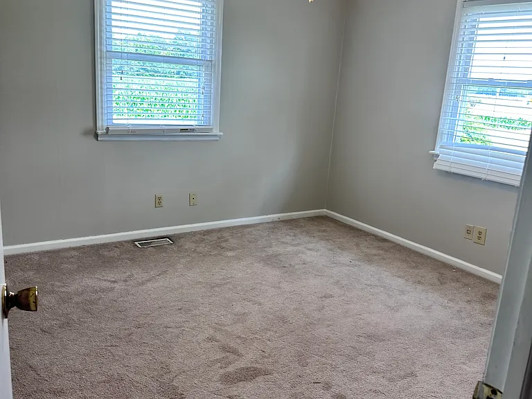 1041 N US Highway 421 — Photo 37