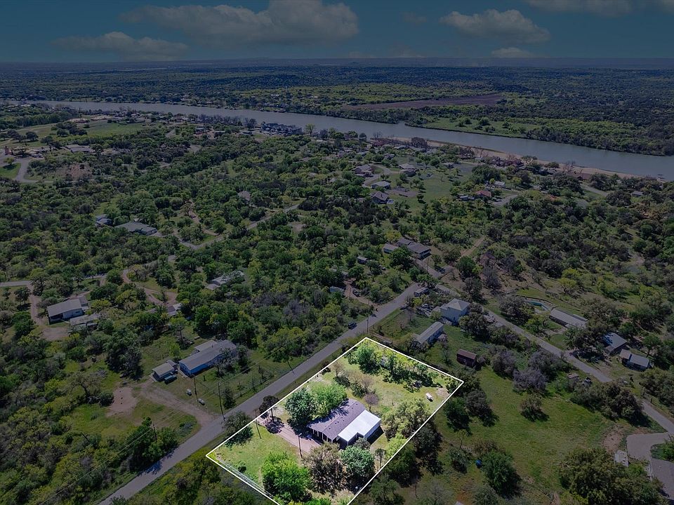 1st image of 315 Crest Drive