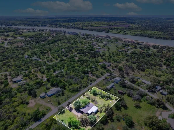 315 Crest Drive, Kingsland, TX 78639
