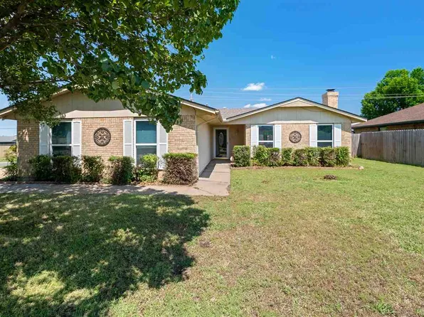 1621 NW 76th St, Lawton, OK 73505