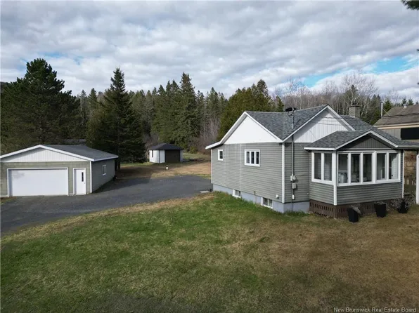 35 Titus Rd, Edmundston, NB E3V 5B4
