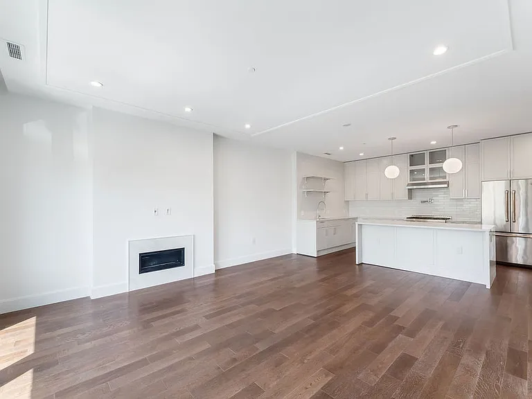 386 9th St #Townhouse J — Photo 9