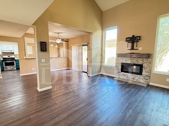 4th image of 2073 N Sunset Dr