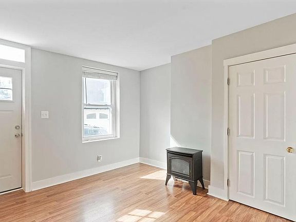 4th image of 100 Davis St